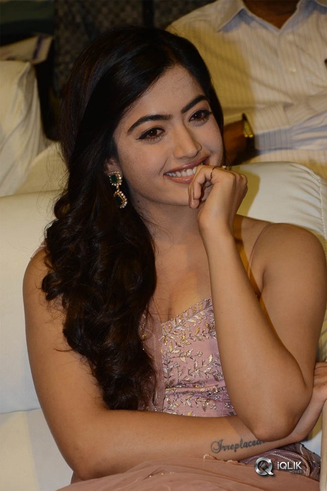 Rashmika-Mandanna-at-Geetha-Govindham-Audio-Event